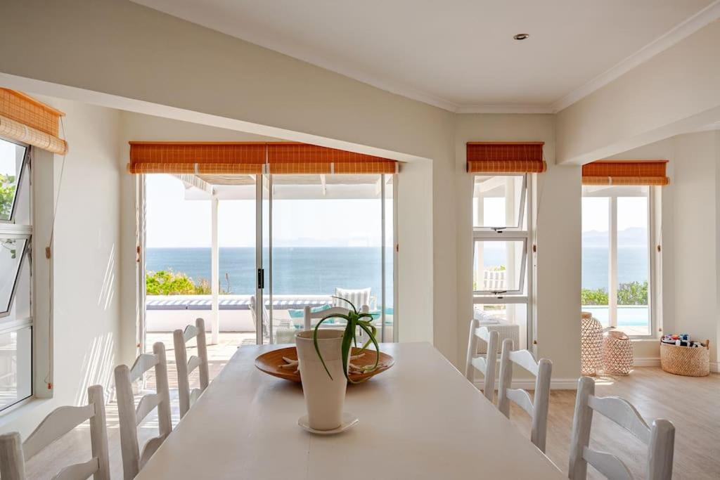 La Petite Baleine Oceanfront Luxury Villa De Kelders Kültér fotó