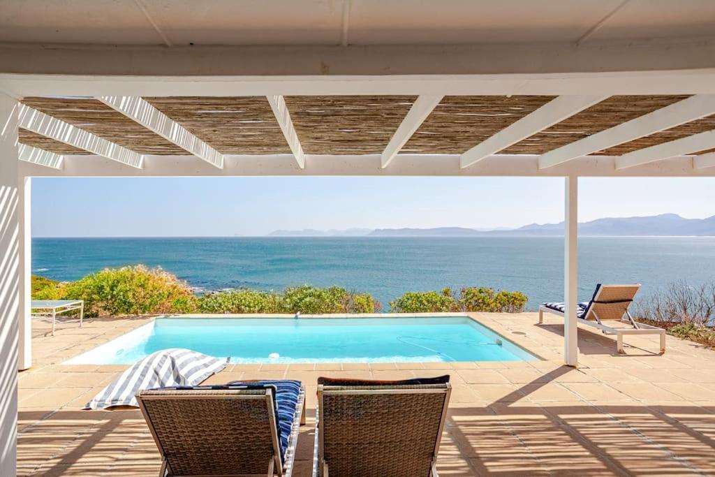 La Petite Baleine Oceanfront Luxury Villa De Kelders Kültér fotó