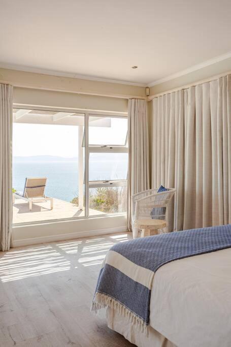 La Petite Baleine Oceanfront Luxury Villa De Kelders Kültér fotó