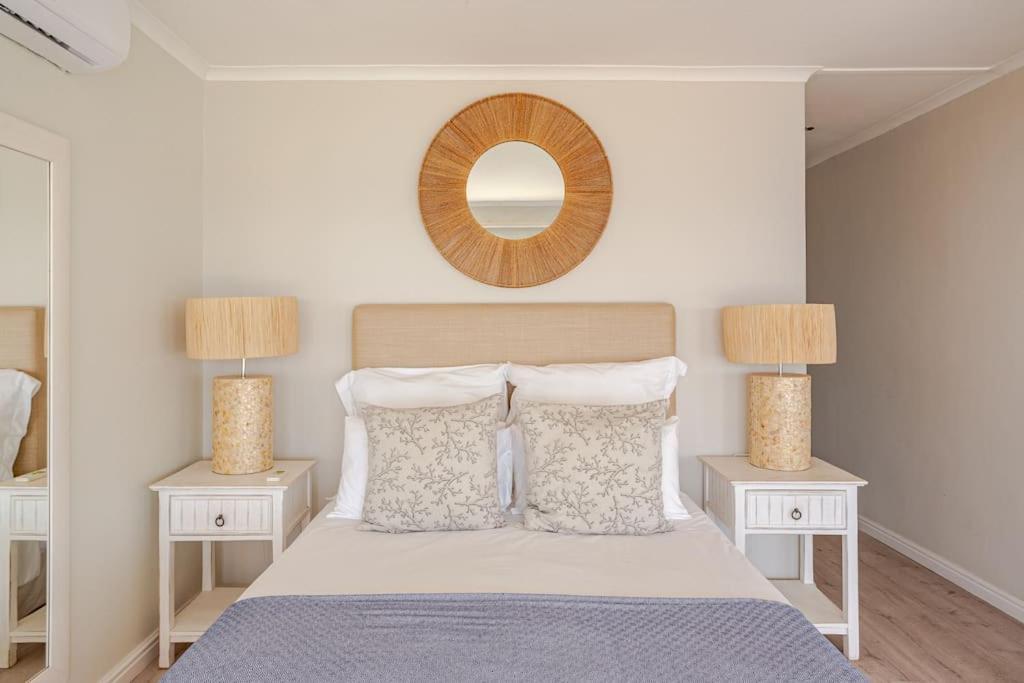 La Petite Baleine Oceanfront Luxury Villa De Kelders Kültér fotó