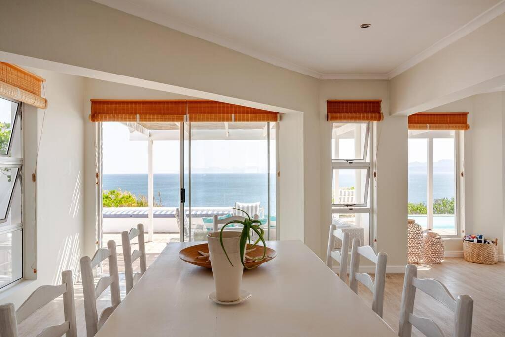 La Petite Baleine Oceanfront Luxury Villa De Kelders Kültér fotó