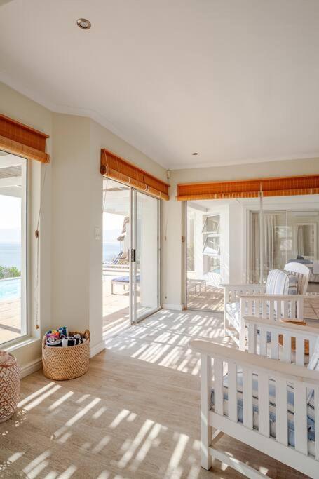 La Petite Baleine Oceanfront Luxury Villa De Kelders Kültér fotó