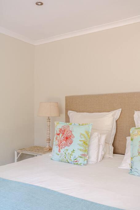 La Petite Baleine Oceanfront Luxury Villa De Kelders Kültér fotó