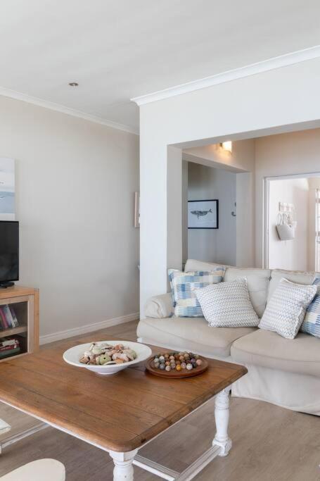 La Petite Baleine Oceanfront Luxury Villa De Kelders Kültér fotó
