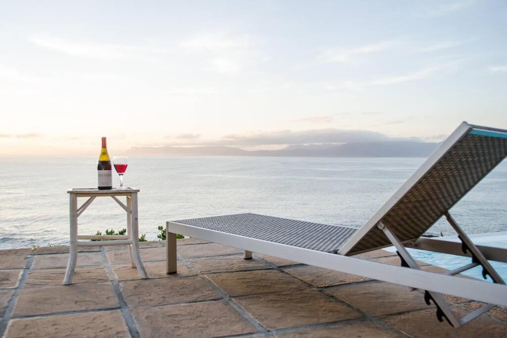 La Petite Baleine Oceanfront Luxury Villa De Kelders Kültér fotó