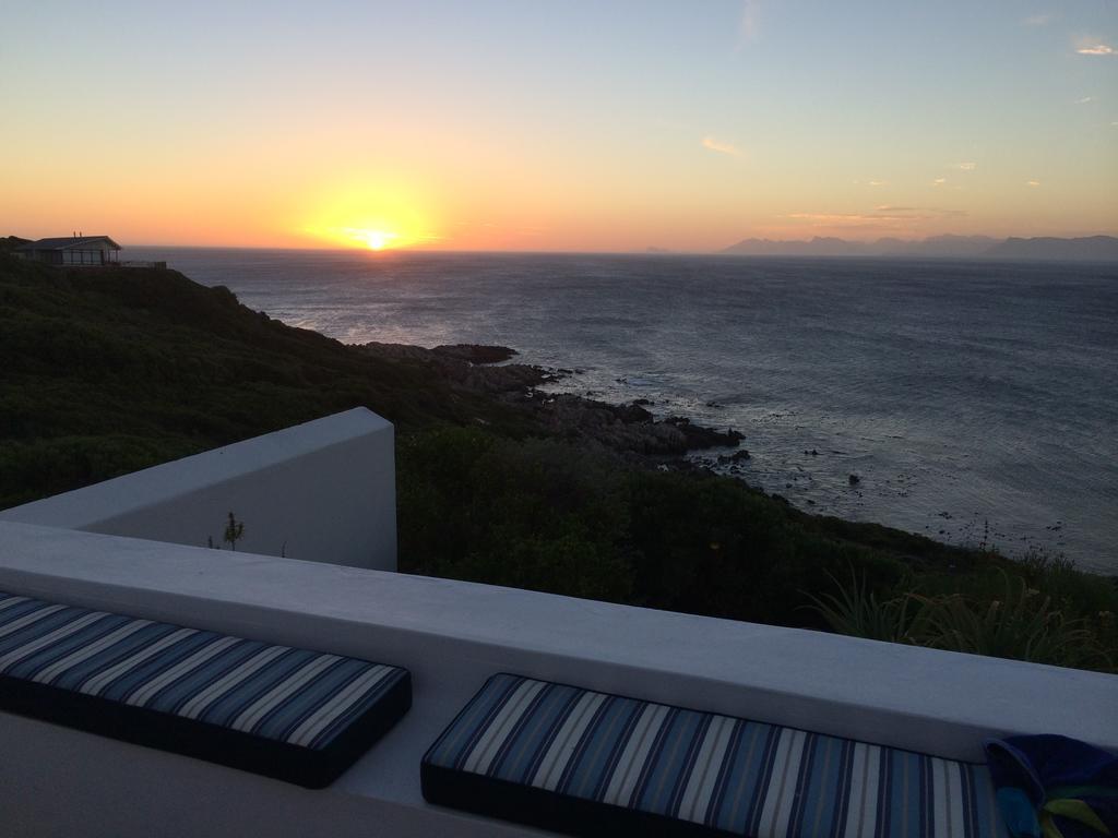 La Petite Baleine Oceanfront Luxury Villa De Kelders Kültér fotó