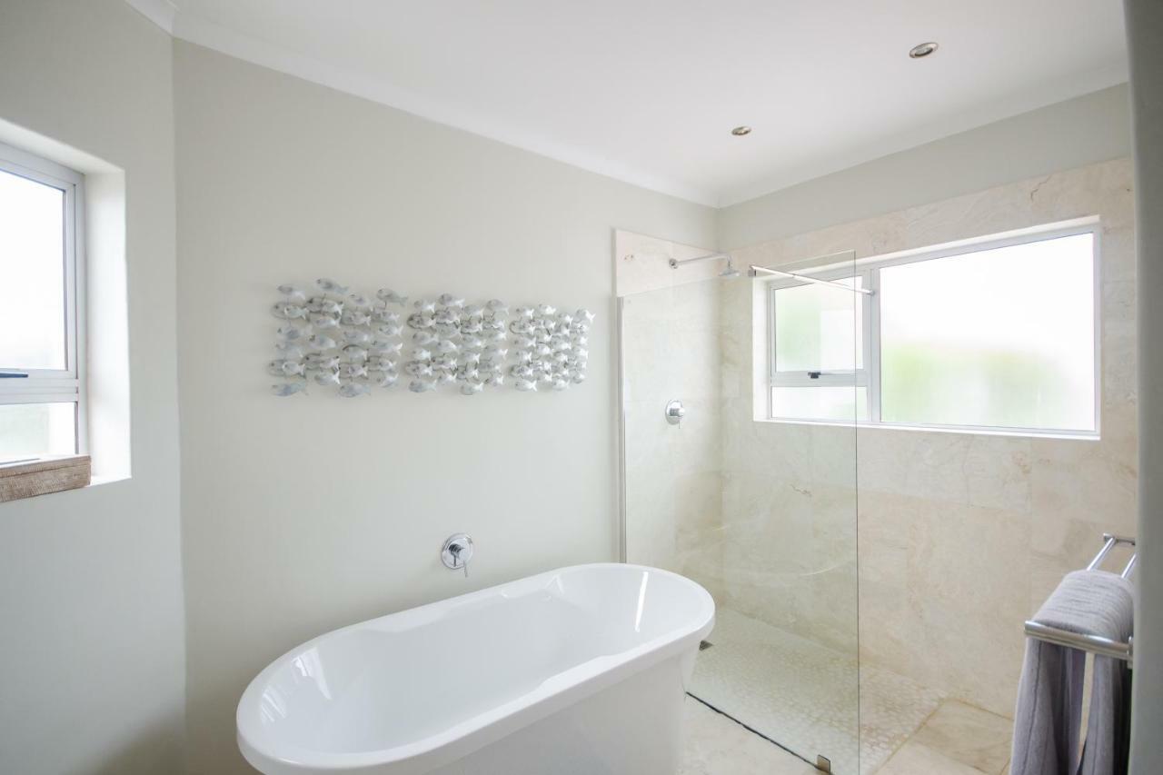 La Petite Baleine Oceanfront Luxury Villa De Kelders Kültér fotó